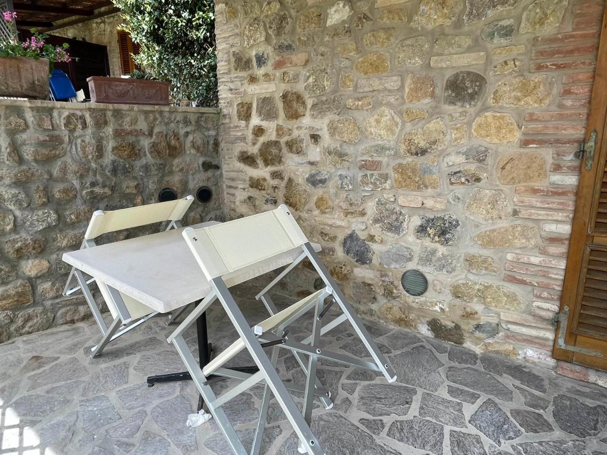 Casa Vacanza Le Case San Gimignano Bagian luar foto