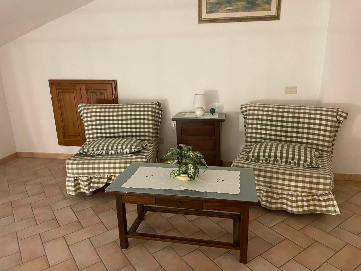 Casa Vacanza Le Case San Gimignano Bagian luar foto