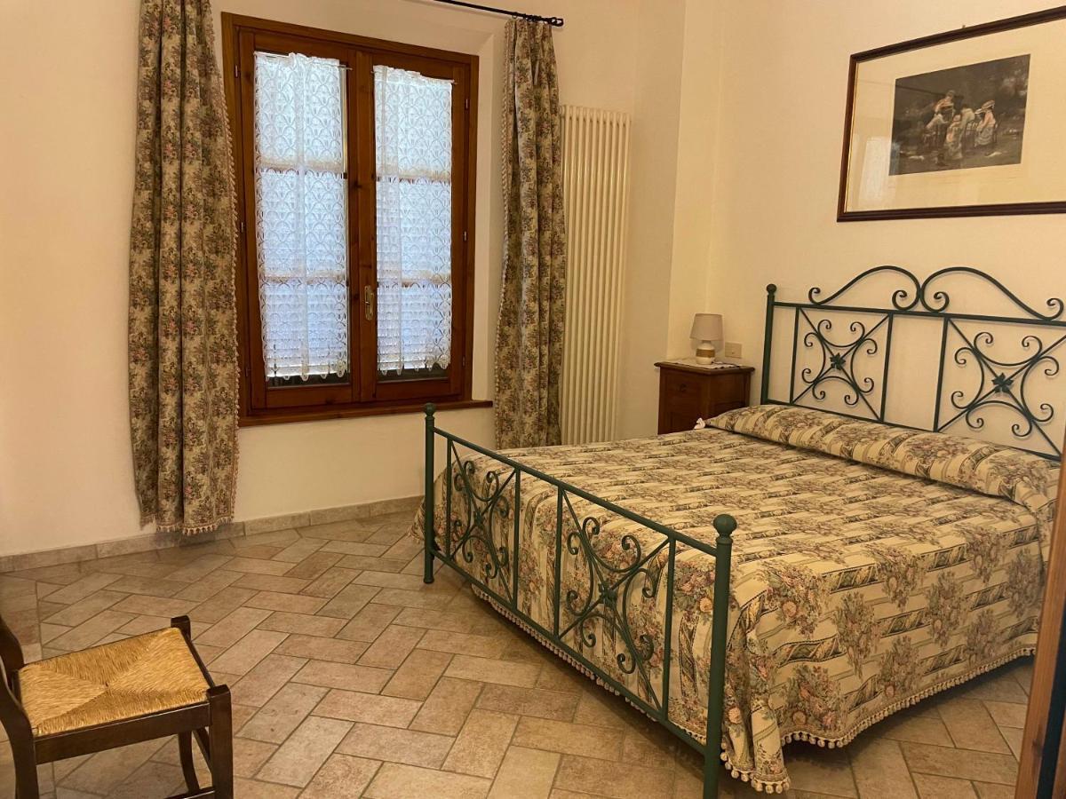 Casa Vacanza Le Case San Gimignano Bagian luar foto
