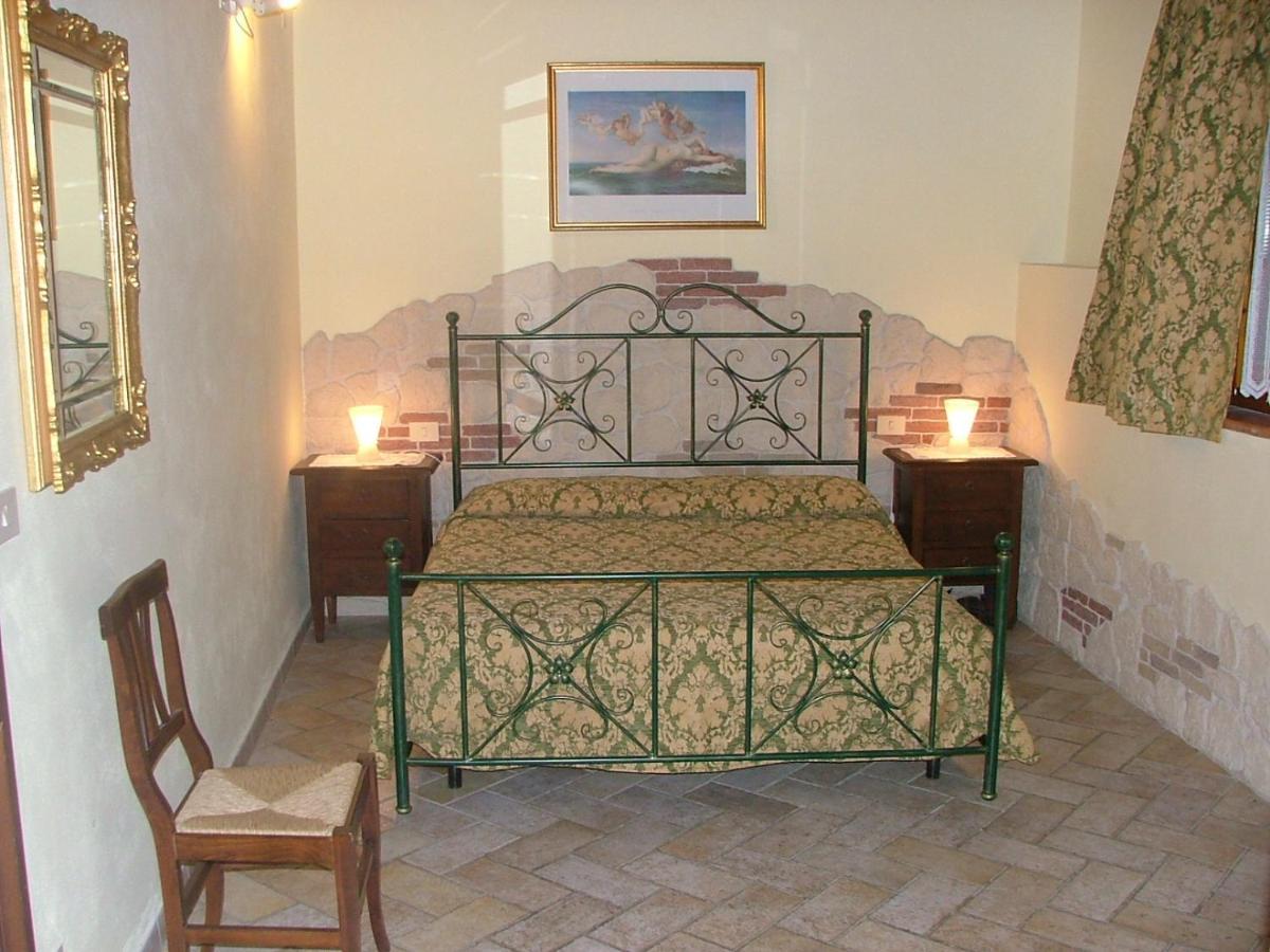Casa Vacanza Le Case San Gimignano Bagian luar foto
