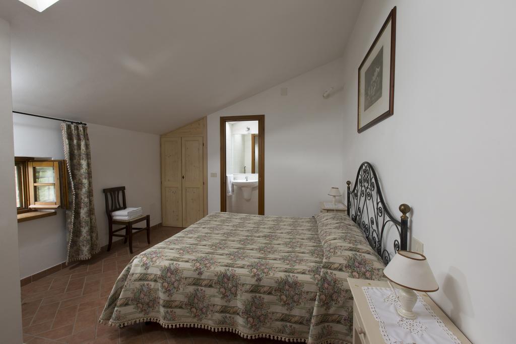 Casa Vacanza Le Case San Gimignano Bagian luar foto
