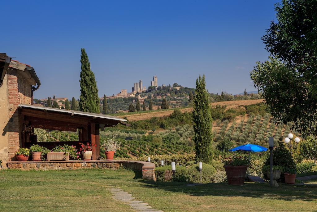 Casa Vacanza Le Case San Gimignano Bagian luar foto